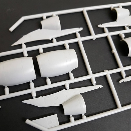 ЕЕ144146_3 Авиалайнер  А300B4 LAKER SKYTRAIN Восточный экспресс